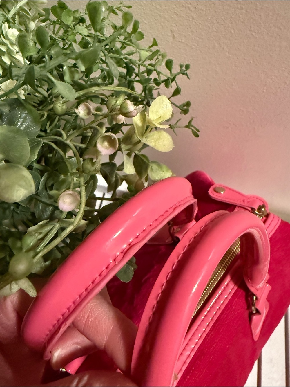 Victoria's Secret Hot Pink Heart Charm Tote - Picture 5 of 9